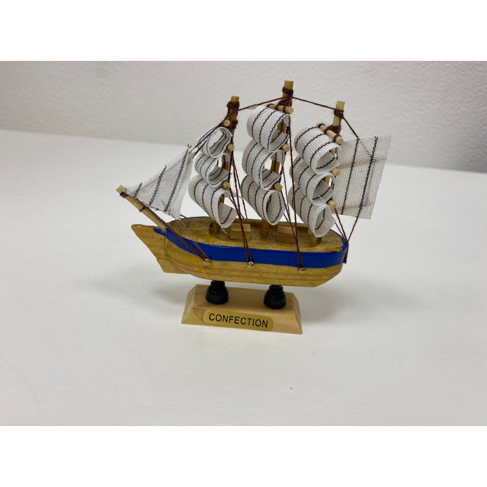Изделие декоративное- Деревянные парусные лодки ручной работы 10 см (голубая)