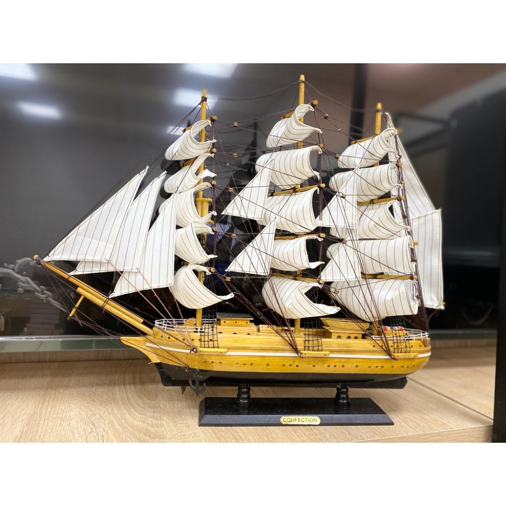 Американская модель парусной лодки "Confection" 60cm